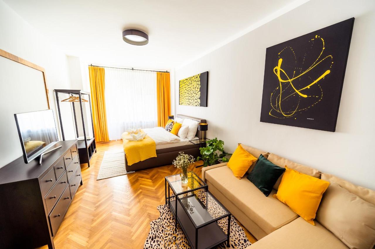 Michal&Michael'S Central Apartments براغ المظهر الخارجي الصورة
