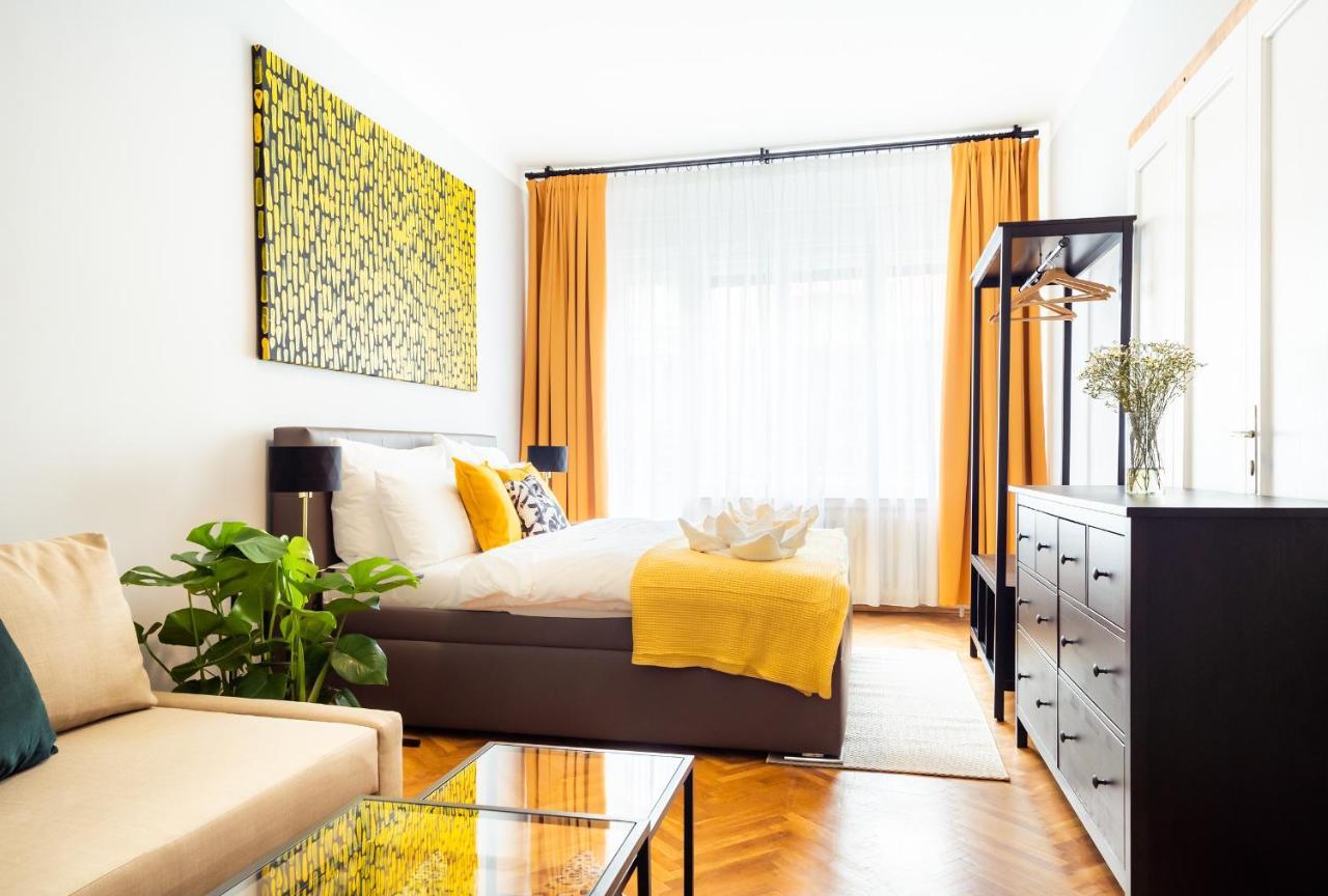 Michal&Michael'S Central Apartments براغ المظهر الخارجي الصورة