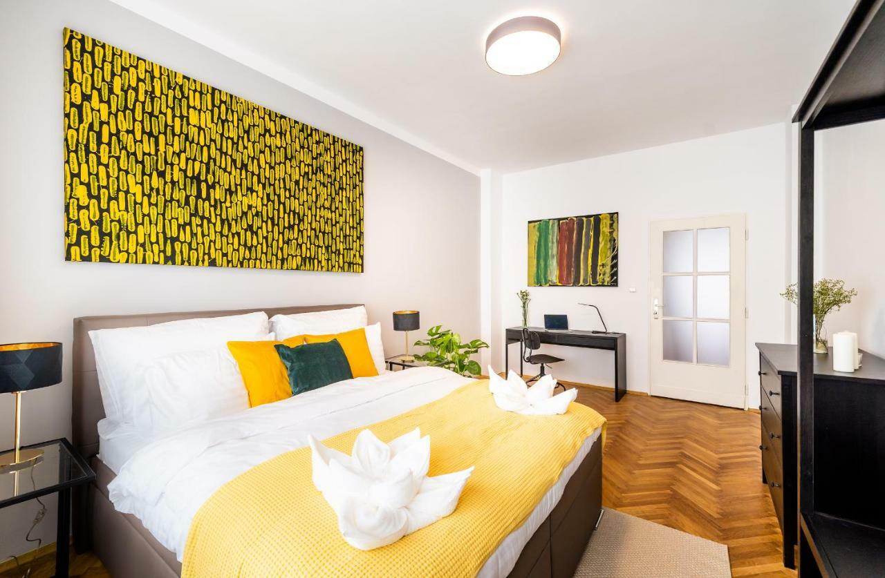 Michal&Michael'S Central Apartments براغ المظهر الخارجي الصورة