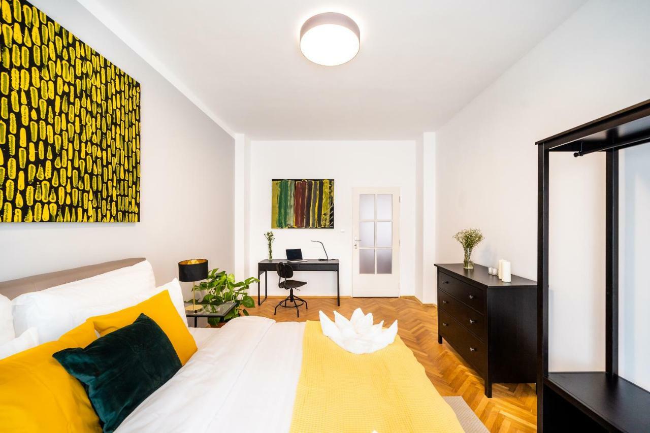Michal&Michael'S Central Apartments براغ المظهر الخارجي الصورة